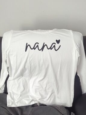 "nana" White Long Sleeve Tee with Heart Script